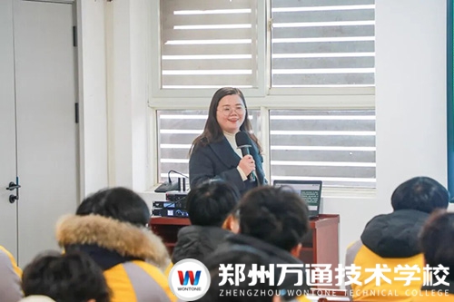 職引未來(lái)！小李補(bǔ)胎&鼎車(chē)堂專(zhuān)場(chǎng)招聘會(huì)走進(jìn)鄭州萬(wàn)通，助力學(xué)子優(yōu)質(zhì)就業(yè)！