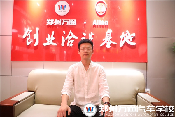 畢業(yè)學(xué)子潘小義|好溝通+高情商+會(huì)管理，成長(zhǎng)顯而易見