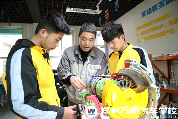 擇校不滿意?快來鄭州萬通，轉(zhuǎn)學有驚喜!