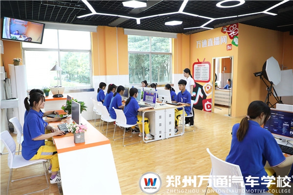 盤點(diǎn)適合初高中生學(xué)習(xí)的熱門專業(yè)