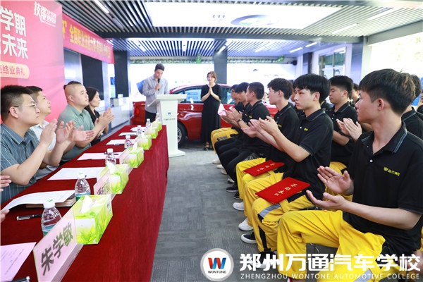 鄭州萬通&靚車牛人崗前強(qiáng)化定向班開班！