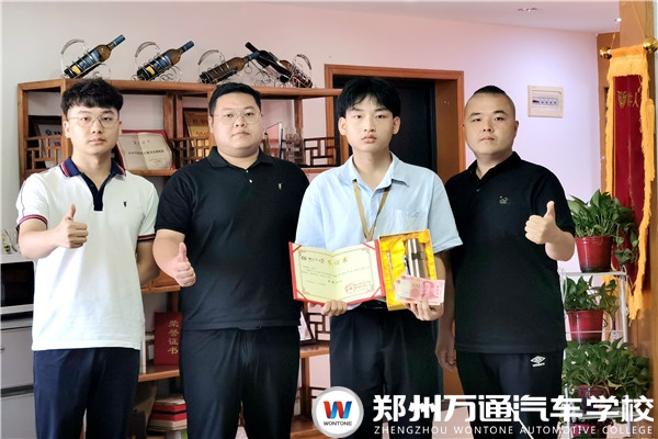 銷售、先進個人……萬通畢業(yè)生閃耀職場！