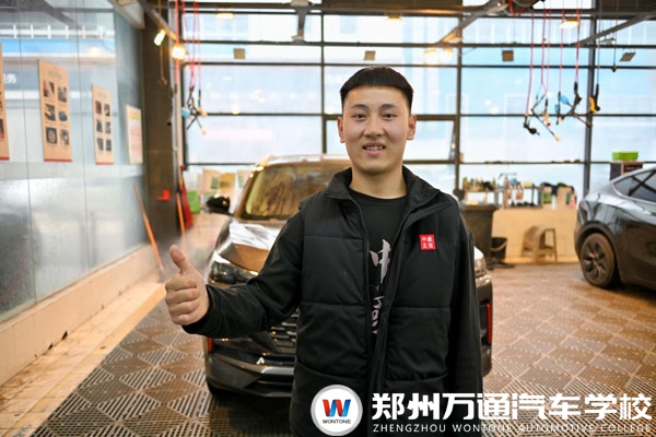 從青澀到骨干：鄭州萬通學(xué)子用技能點亮職業(yè)人生