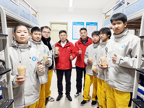 &ldquo;爸爸媽媽，我在萬通挺好的！&rdquo; | 第一次遠(yuǎn)行，請別擔(dān)心，我們在悄悄長大