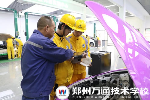 4師資力量，大師領(lǐng)銜教學(xué)