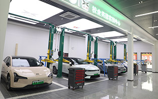 萬(wàn)通汽車(chē)學(xué)校_小鵬汽車(chē)實(shí)訓(xùn)室