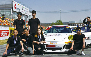 初中畢業(yè)學(xué)什么好_極速少年-征戰(zhàn)China GT中國(guó)超跑錦標(biāo)賽