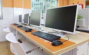 鄭州萬通汽車學校_電子商務實訓室